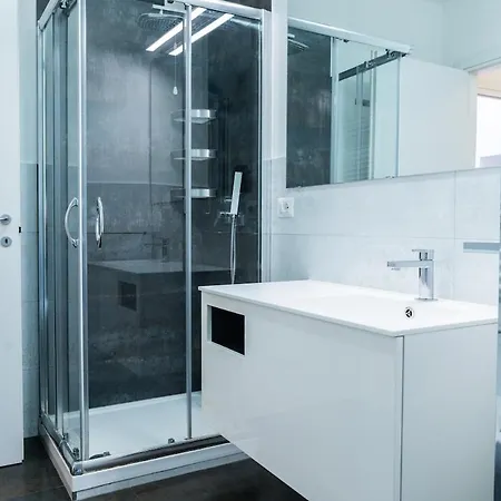 Isola Living - M3-m5 Zara Subway * Milan