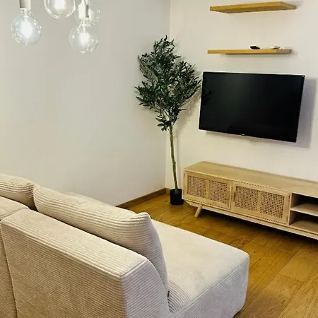 Isola Living - M3-m5 Zara Subway * Milan
